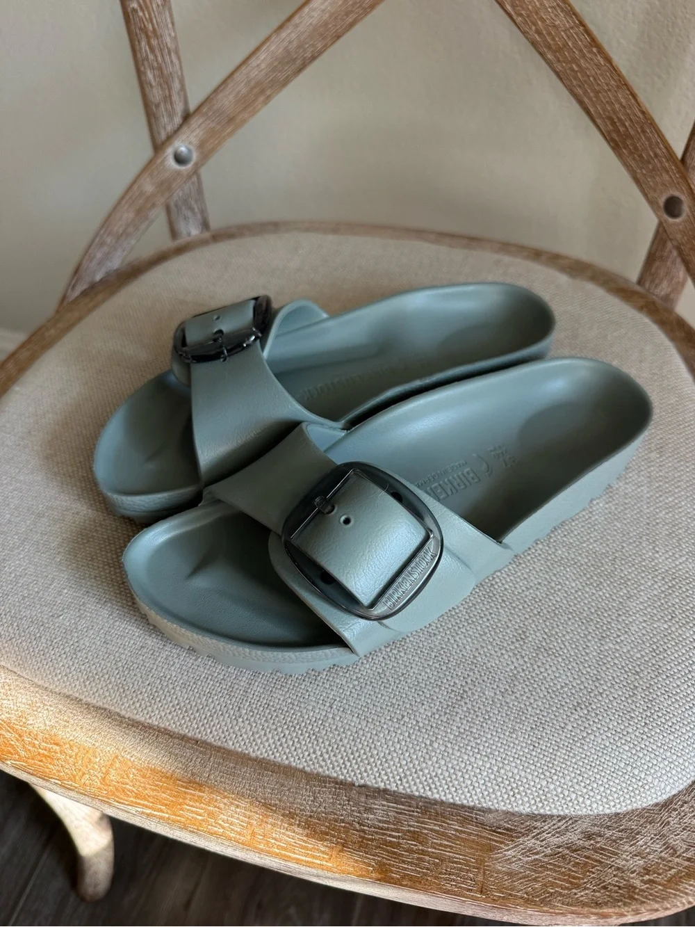 Birkenstock Single-Buckle Slide Sandals in Light blueish Gray